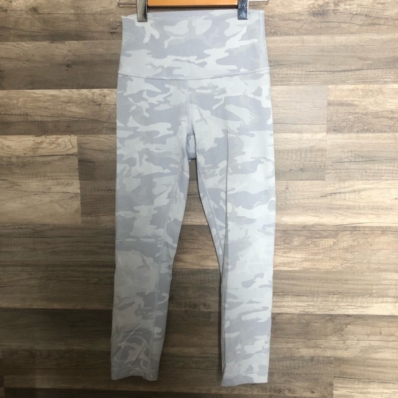 Lululemon Wonder Under High Waist  21"
Camo Alpine White  Leggings Size 4 - Picture 8 of 15